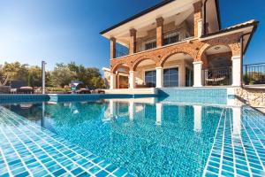Der Swimmingpool an oder in der Nähe von Villa Santa Maria