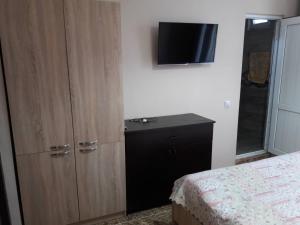 TV a/nebo společenská místnost v ubytování Guest House KOBULETI #788