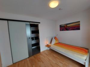 Postel nebo postele na pokoji v ubytování good bed biberist BIBERSOL
