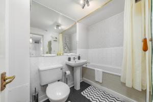 Gallery image of Suites by Rehoboth - 23 Thames View - Upper - Woolwich in London