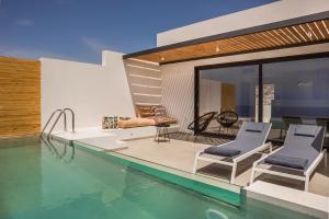 Bazén v ubytovaní Kefalonian Escape Suites alebo v jeho blízkosti