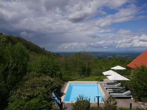 Vista de la piscina de Ferienhaus Straubehof-Spengler o d'una piscina que hi ha a prop