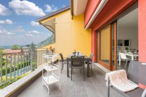 Balkón alebo terasa v ubytovaní New Eleven Apartment on Como Lake