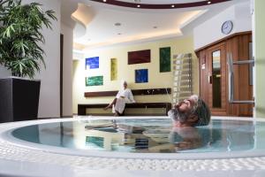 Majutusasutuse Johannesbad Hotel Phönix külastajad