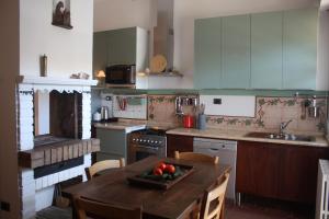 Una cocina o zona de cocina en Altroieri home, Val d' Orcia