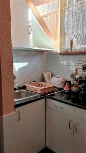 A kitchen or kitchenette at Bihari Vendégház
