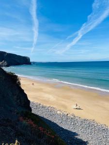 Imagem da galeria de Apartment Praia Arrifana with BALCONY and SEA VIEW em Aljezur