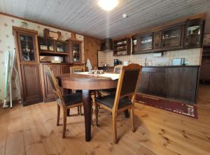 Köök või kööginurk majutusasutuses Avinurme Hostel