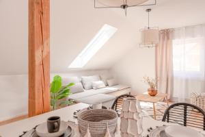 Dach.Loft Spitz in der Wachau的休息区