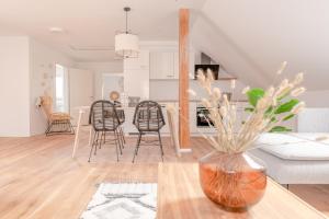 Dach.Loft Spitz in der Wachau的厨房或小厨房