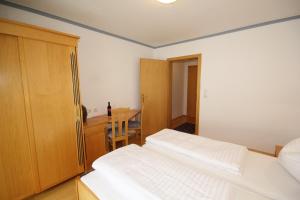 Krevet ili kreveti u jedinici u okviru objekta Hotel Bärenbachhof - Joker card included in summer