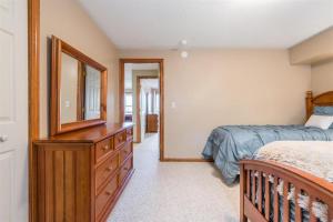 V3 Gorgeous SKI-IN Mountain View Townhouse with great views in Bretton Woods Fast wifi客房内的一张或多张床位