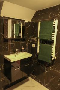 A bathroom at Hotel Buren