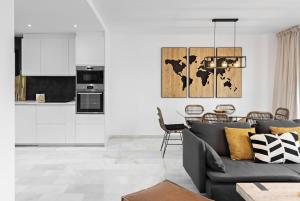 Kuchyň nebo kuchyňský kout v ubytování Two Bedroom Apartment in Puerto Banus with Terrace
