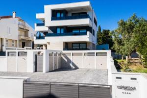 Villa Laverna的阳台或露台