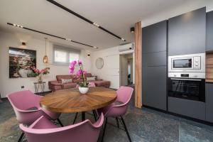 Villa Laverna的厨房或小厨房