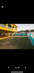 Bazén v ubytování La Casona Beach House nebo v jeho okolí