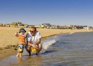Gallery image of Caledonia Summertime in Jaywick Sands