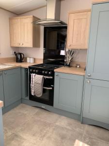 A kitchen or kitchenette at The Rawcliffe