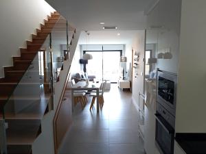 Køkken eller tekøkken på DREAM SEA and MOUNTAIN VIEW APARTMENT in SUKHA