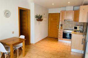 A kitchen or kitchenette at Casa Oliva Még 13 kép