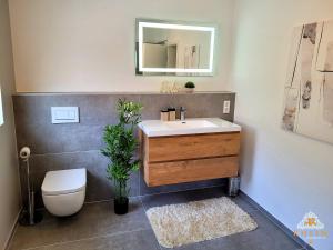 Ένα μπάνιο στο Top Modernes Rhein Apartment Vallendar