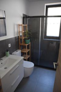 Kúpeľňa v ubytovaní VACARE - Apartamento 3 habitaciones, Capricho en el centro de Santander!