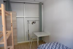 Posteľ alebo postele v izbe v ubytovaní VACARE - Apartamento 3 habitaciones, Capricho en el centro de Santander!