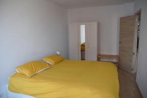 Posteľ alebo postele v izbe v ubytovaní VACARE - Apartamento 3 habitaciones, Capricho en el centro de Santander!