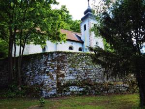 Budova, kde se vila nachází