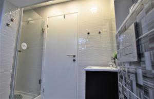 Ein Badezimmer in der Unterkunft Novalja Penthouse Apartment