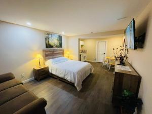 TV a/nebo společenská místnost v ubytování Sheridan lake Motel