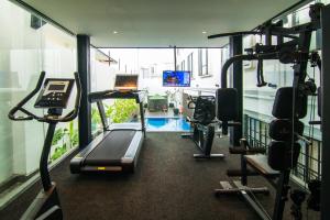Fitness centrum a/nebo fitness zařízení v ubytování Sutasoma Hotel