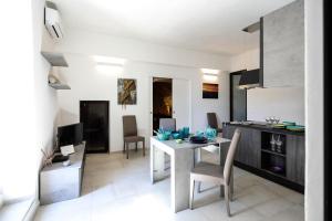 Una cocina o cocineta en The Tower's Garden