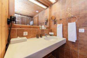 Koupelna v ubytování Hotel Steinbock