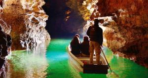 Foto de la galería de gîte en pierre le paradis jacuzzi piscine Périgord pourpre 9km de bergerac en Saint-Aubin-de-Lanquais