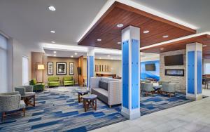 Foto de la galería de Holiday Inn Express & Suites Windsor East - Lakeshore, an IHG Hotel en Saint Clair Beach