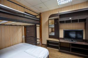 TV a/nebo společenská místnost v ubytování Hostel Comfort 24