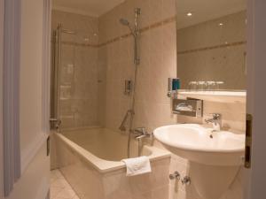 Koupelna v ubytování Hotel Garni Fürst von Waldeck