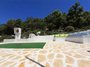 Bazén v ubytovaní Relax tiny villas 40 meters of the beach alebo v jeho blízkosti
