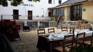 Restoran atau tempat makan lain di Rifugio Giuliano Marini