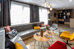 Gallery image of Nemea Appart Hotel Europe Velizy Villacoublay in Vélizy-Villacoublay