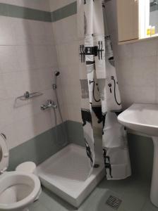 A bathroom at Laxesis