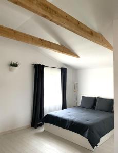 Postel nebo postele na pokoji v ubytování West Key Apartment