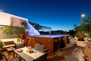 The swimming pool at or close to Margarita luxury apartment 1