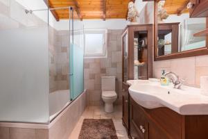 Kúpeľňa v ubytovaní Nicolas Beach House + 37 fotografií