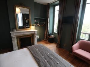 Ένα ή περισσότερα κρεβάτια σε δωμάτιο στο B&B L'Escapade Bordelaise - Côté Jardin