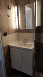 Kamar mandi di Cap Esterel Mer Sport et Nature, dans village Pierres et Vacances