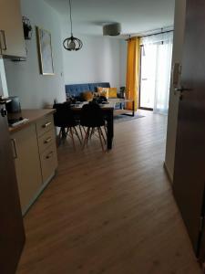 Kuchyňa alebo kuchynka v ubytovaní Apartament Zofia 2 Przy Plaży