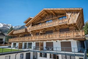 Nespecifikovaný výhled na hory nebo výhled na hory při pohledu z aparthotelu
